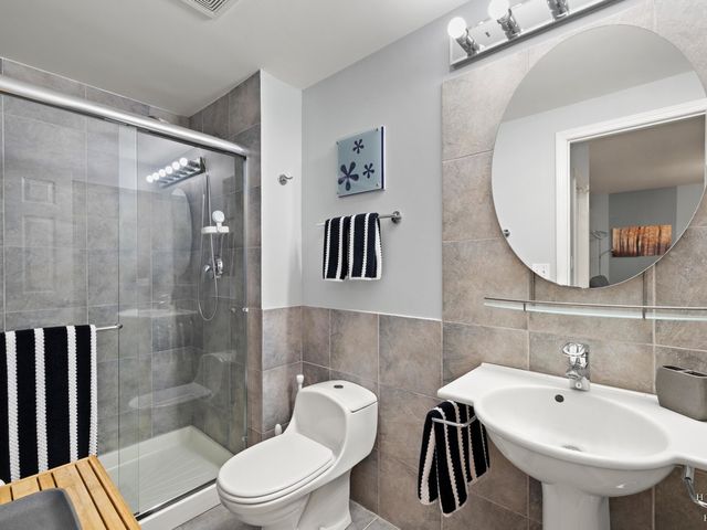 1024 N Earls Court, Palatine, IL 60067