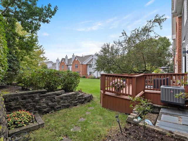 1024 N Earls Court, Palatine, IL 60067