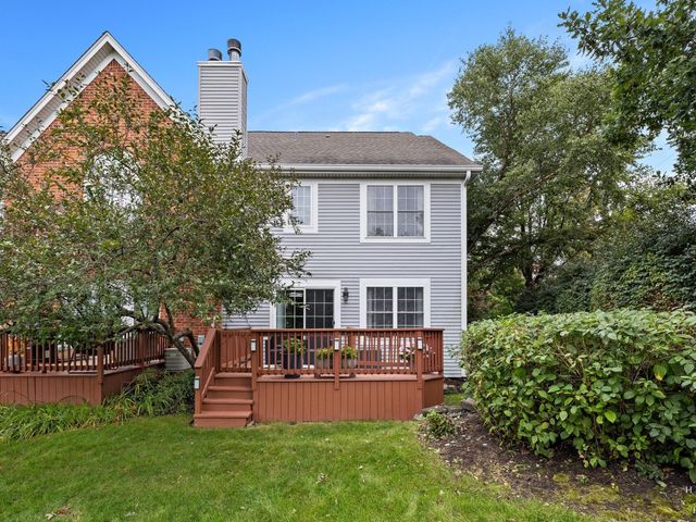1024 N Earls Court, Palatine, IL 60067