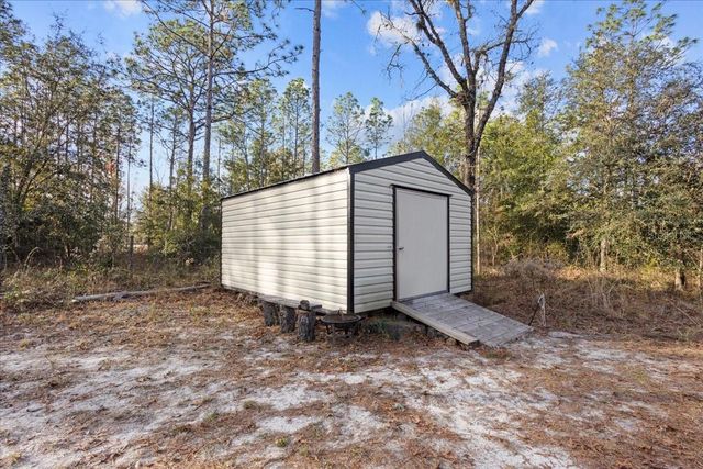 5829 NW 11TH AVENUE, Bell, FL 32619