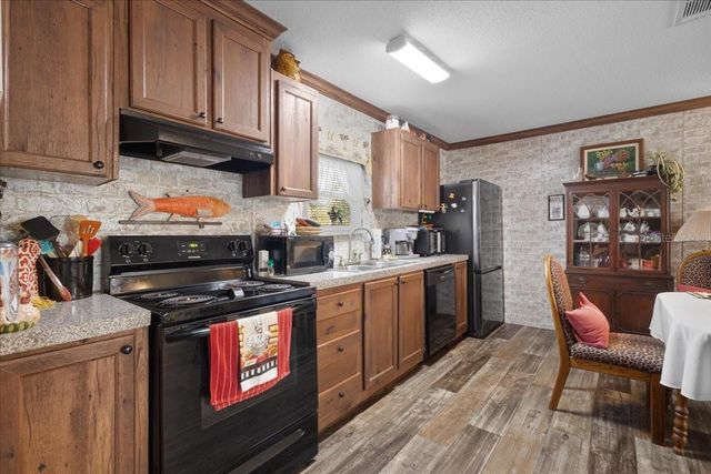 5829 NW 11TH AVENUE, Bell, FL 32619