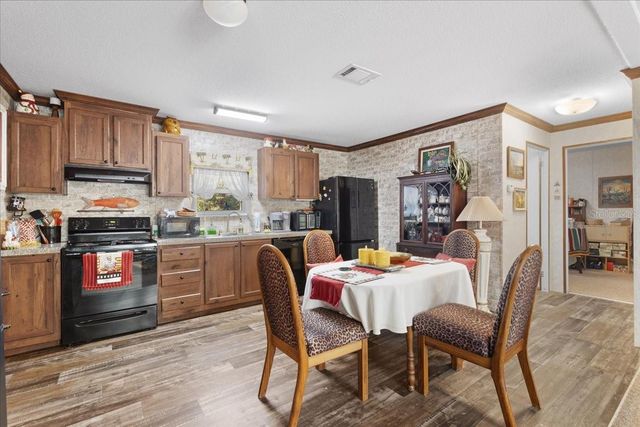 5829 NW 11TH AVENUE, Bell, FL 32619