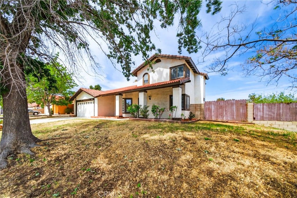 Image 2 of property listing at 1617 La Palma, Palmdale, CA 93550