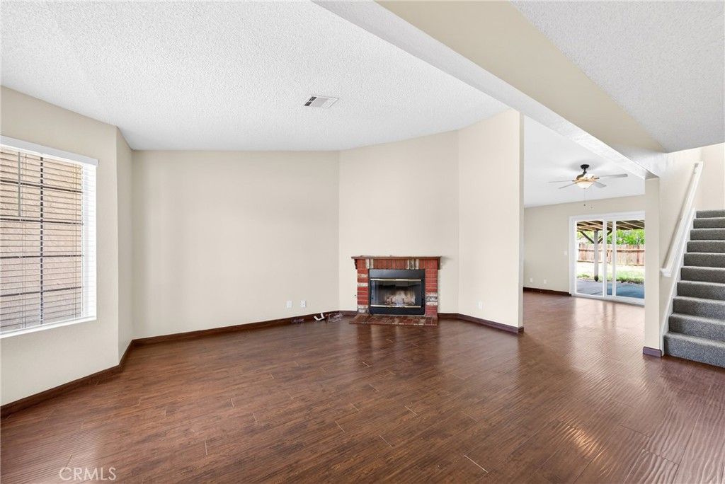 Image 31 of property listing at 1617 La Palma, Palmdale, CA 93550