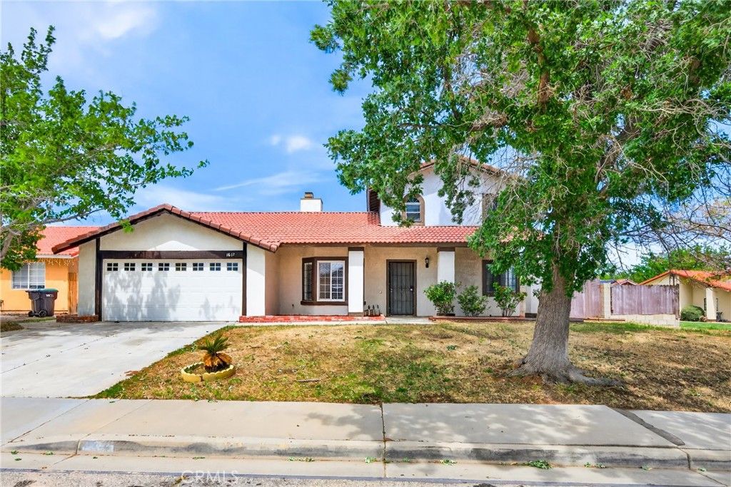 Image 4 of property listing at 1617 La Palma, Palmdale, CA 93550