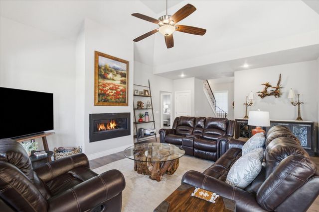 597 E Selby Drive, Nixa, MO 65714