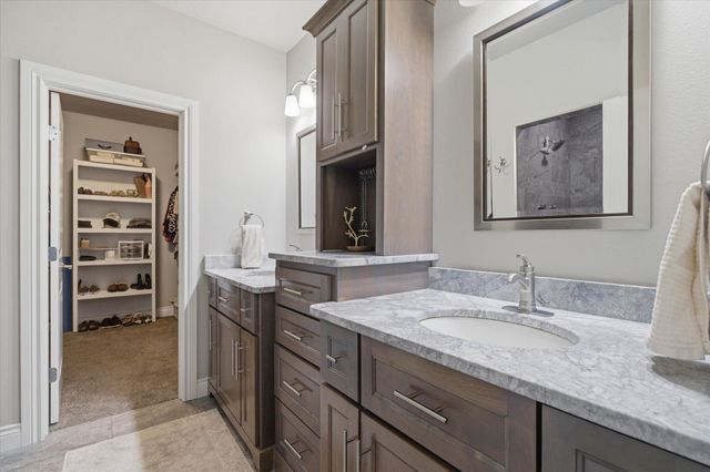 597 E Selby Drive, Nixa, MO 65714