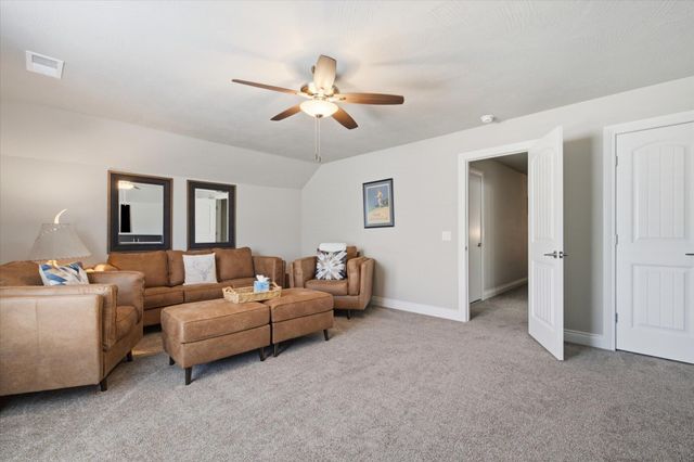 597 E Selby Drive, Nixa, MO 65714