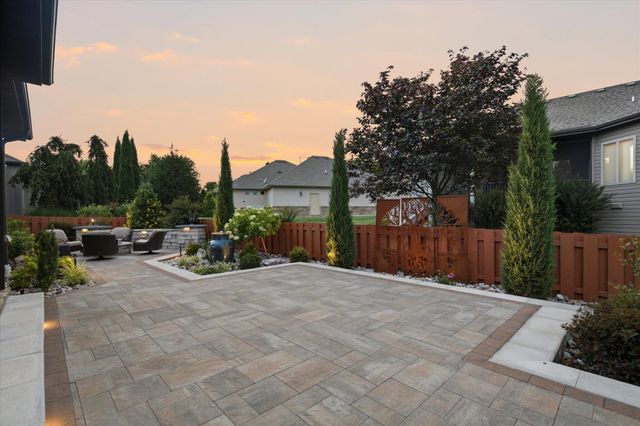 597 E Selby Drive, Nixa, MO 65714