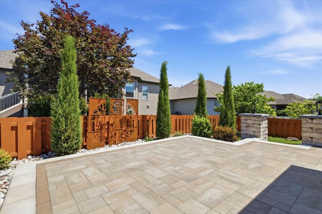 597 E Selby Drive, Nixa, MO 65714