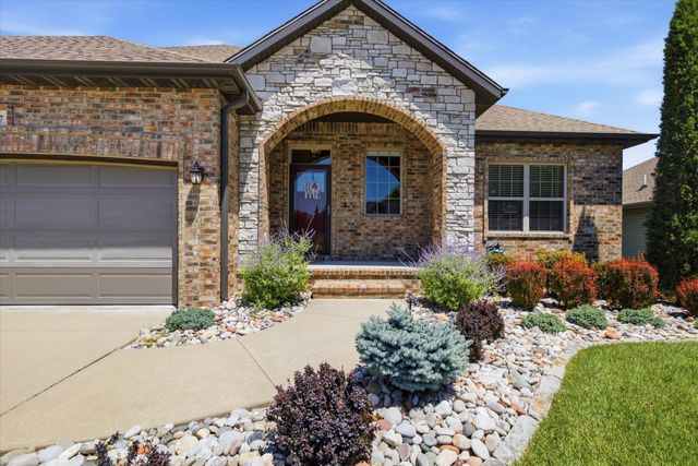 597 E Selby Drive, Nixa, MO 65714