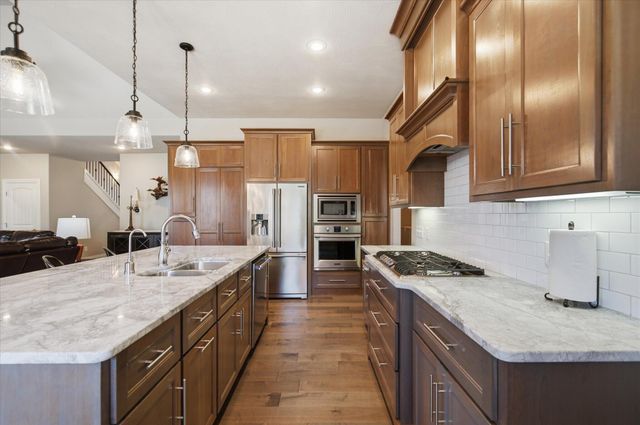 597 E Selby Drive, Nixa, MO 65714