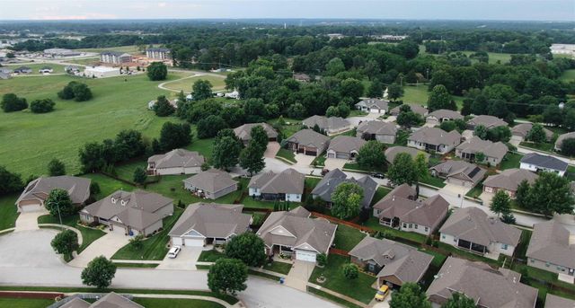 597 E Selby Drive, Nixa, MO 65714