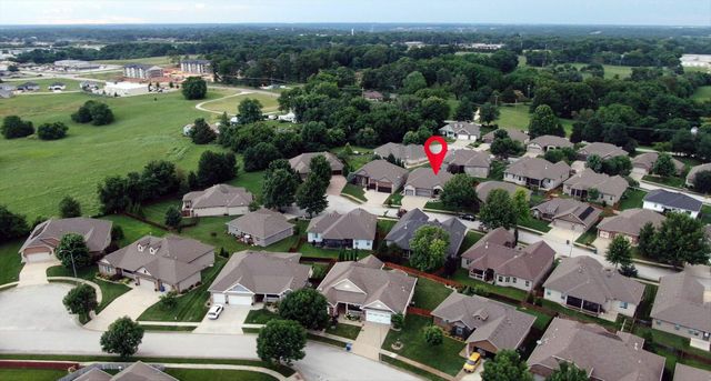 597 E Selby Drive, Nixa, MO 65714