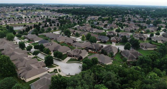597 E Selby Drive, Nixa, MO 65714