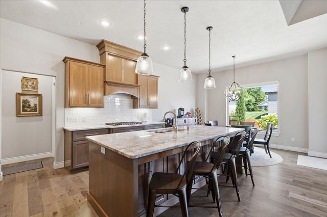 597 E Selby Drive, Nixa, MO 65714