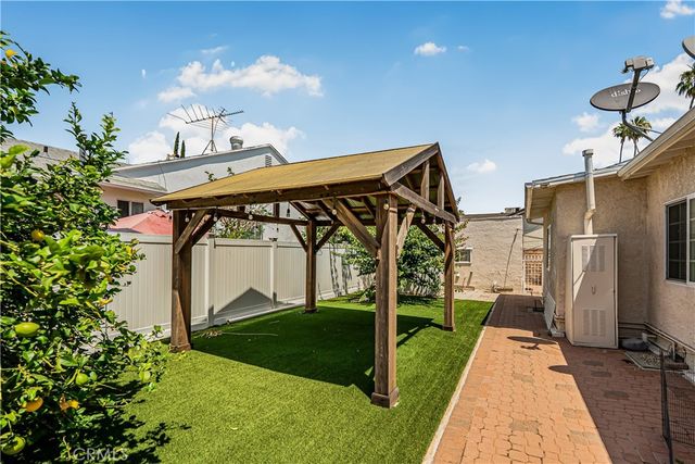 14305 Kittridge Street, Van Nuys, CA 91405