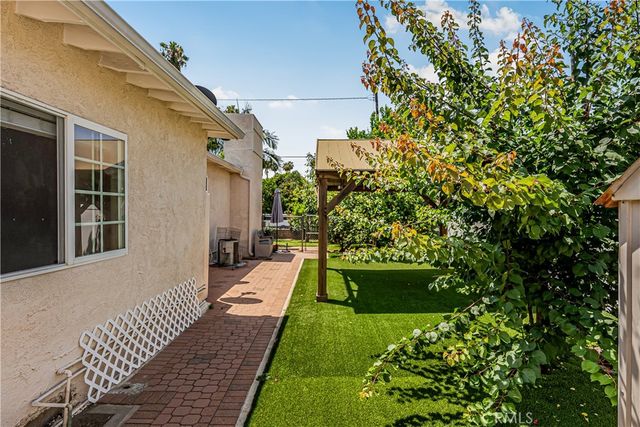 14305 Kittridge Street, Van Nuys, CA 91405