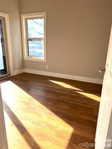 211 S Webb Street, Gastonia, NC 28052