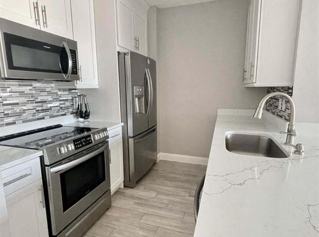 630 S Sapodilla Avenue 431, West Palm Beach, FL 33401