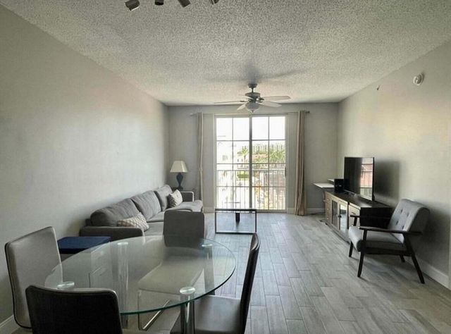 630 S Sapodilla Avenue 431, West Palm Beach, FL 33401
