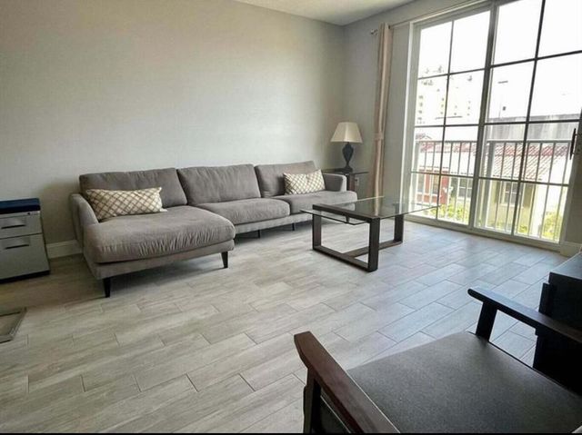 630 S Sapodilla Avenue 431, West Palm Beach, FL 33401