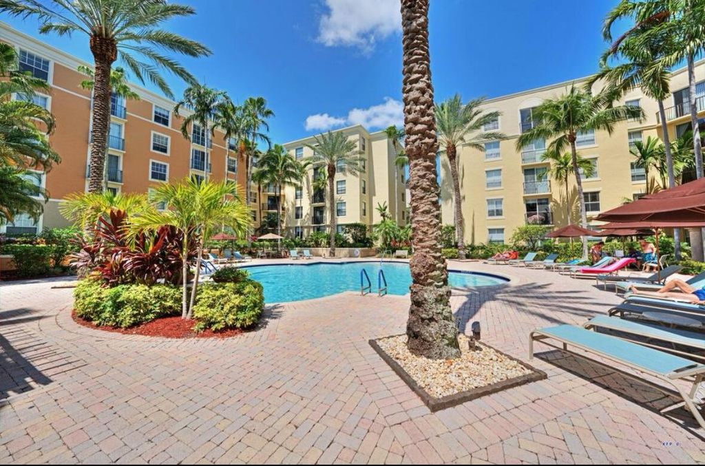 630 S Sapodilla Avenue 431, West Palm Beach, FL 33401
