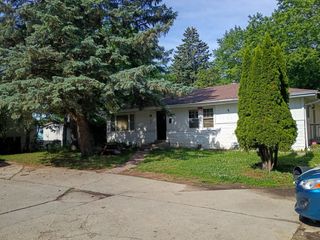 614 N County Street, Waukegan, IL 60085