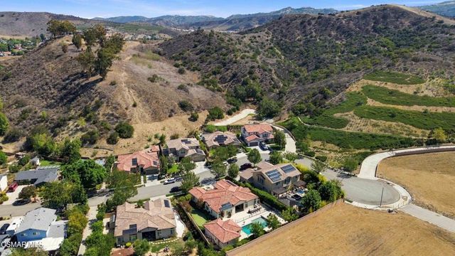 585 Comet Avenue, Simi Valley, CA 93065