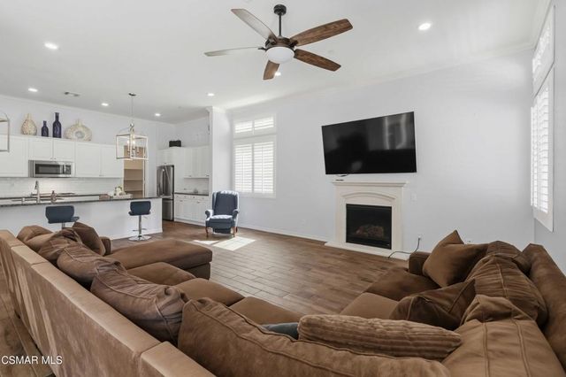 585 Comet Avenue, Simi Valley, CA 93065