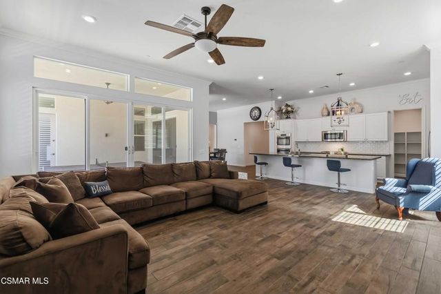 585 Comet Avenue, Simi Valley, CA 93065
