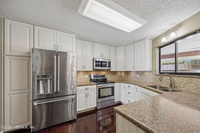 2834 CIRCLE RIDGE Drive, Orange Park, FL 32065
