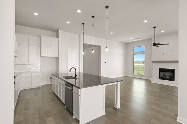 1320 Red Rock, Hewitt, TX 76643