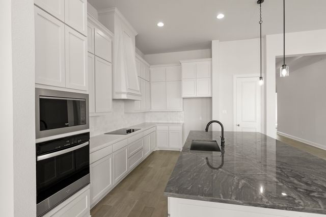 1320 Red Rock, Hewitt, TX 76643