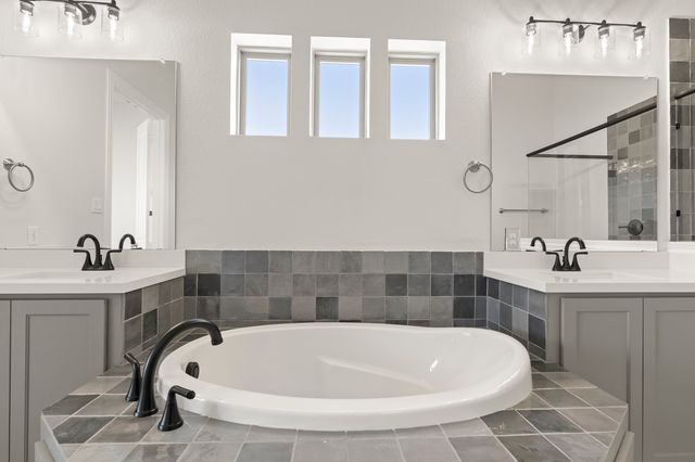 1320 Red Rock, Hewitt, TX 76643