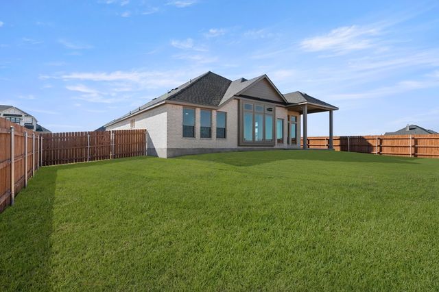 1320 Red Rock, Hewitt, TX 76643