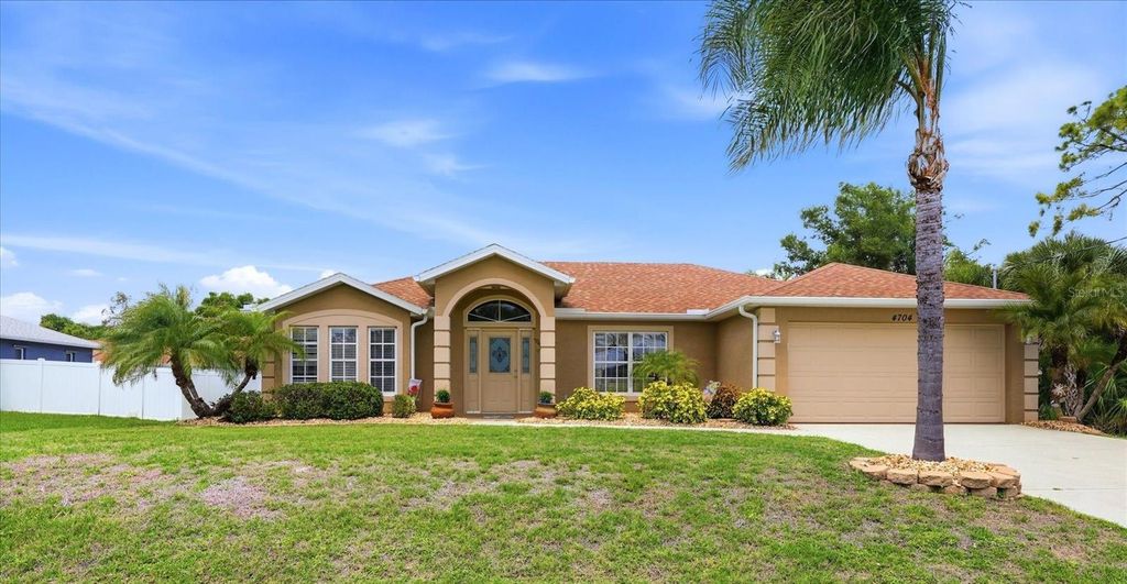 Image 2 of property listing at 4704 DABNEY STREET, North Port, FL 34288