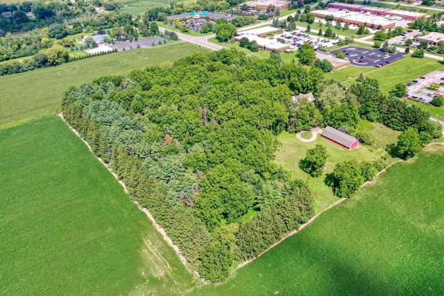 2831 HIGHWAY 83, Hartland, WI 53029