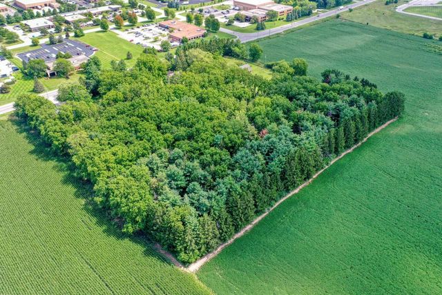 2831 HIGHWAY 83, Hartland, WI 53029