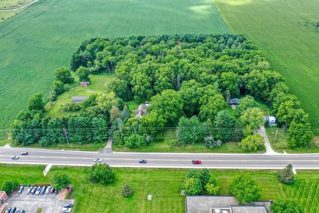 2831 HIGHWAY 83, Hartland, WI 53029