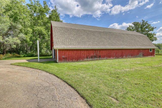 2831 HIGHWAY 83, Hartland, WI 53029