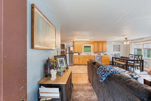 121 Deer Ck Rd, Mc Ewen, TN 37101