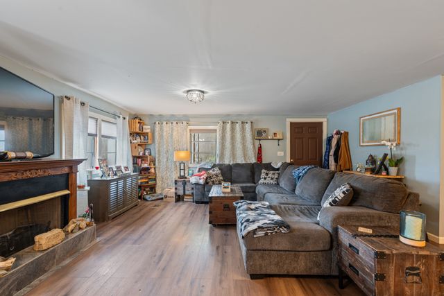 121 Deer Ck Rd, Mc Ewen, TN 37101