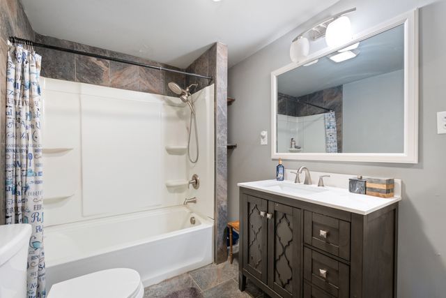 121 Deer Ck Rd, Mc Ewen, TN 37101