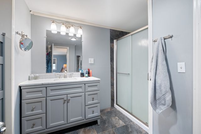 121 Deer Ck Rd, Mc Ewen, TN 37101