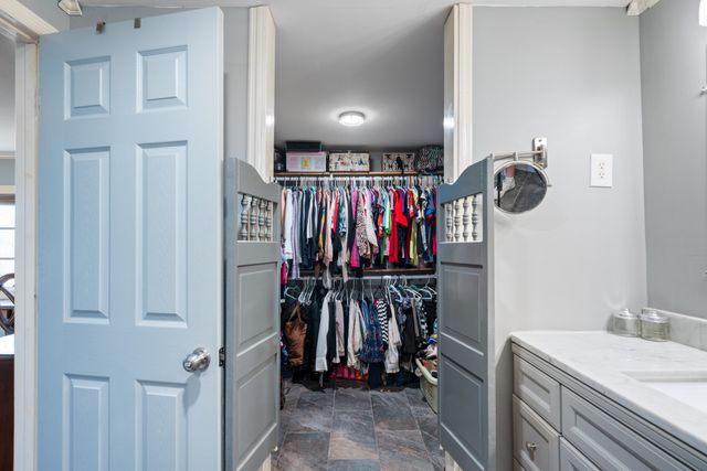 121 Deer Ck Rd, Mc Ewen, TN 37101