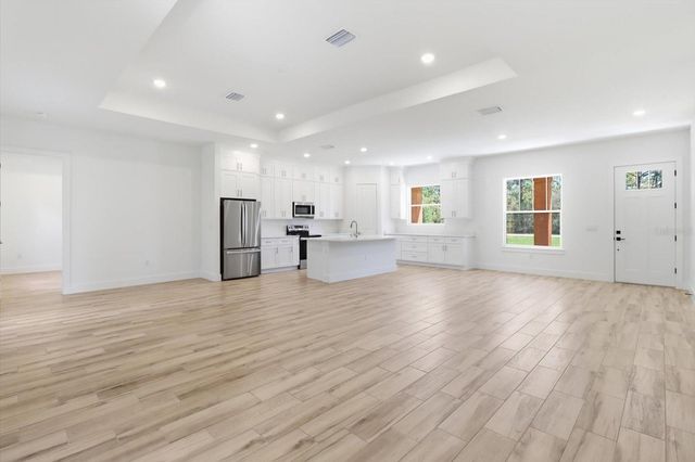 6534 N HARCROSS AVENUE, Dunnellon, FL 34433