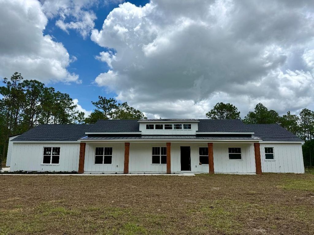 Image 1 of property listing at 6534 N HARCROSS AVENUE, Dunnellon, FL 34433