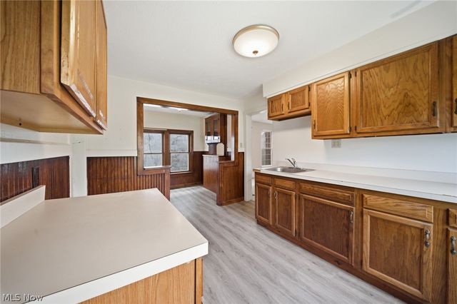 57 W Union Street, Geneva, OH 44041