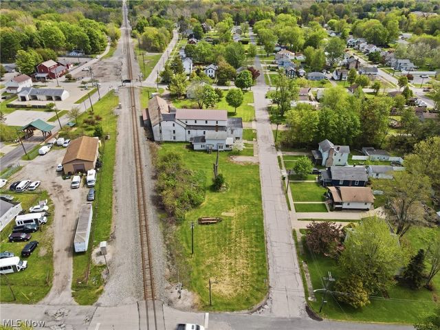 57 W Union Street, Geneva, OH 44041